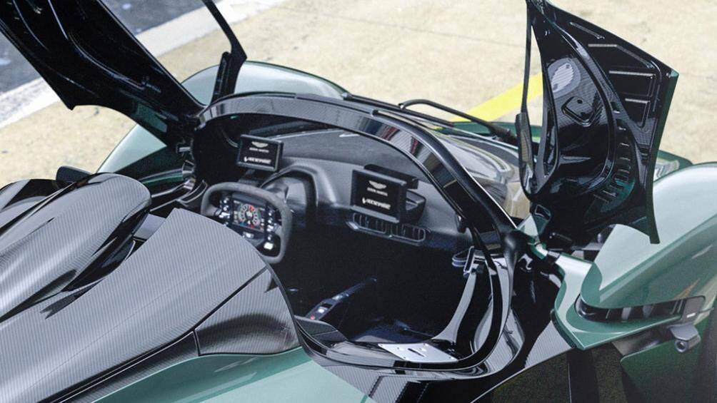 Trái tim Aston Martin Valkyrie Spider sử dụng vẫn là loại V12 6.5L 1.000 mã lực hỗ trợ bởi mô tơ điện 160 mã lực