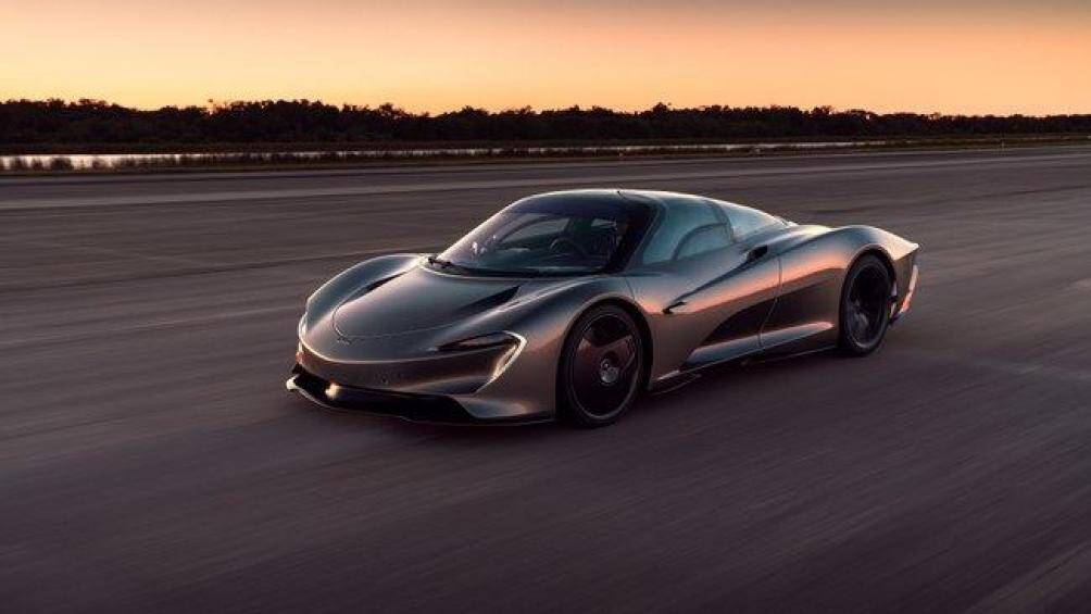 2. McLaren Speedtail (403 km/h)