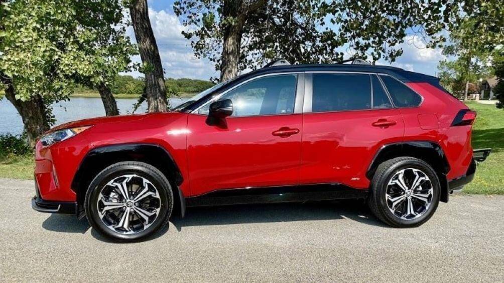 2. Toyota RAV4 (doanh số: 41.145 chiếc)