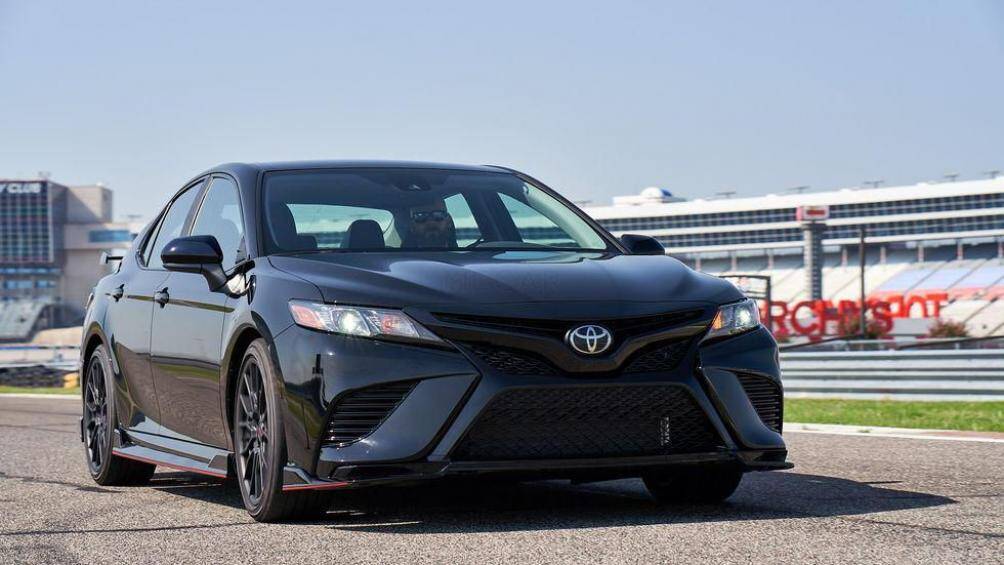 3. Toyota Camry (doanh số: 32.959 chiếc)