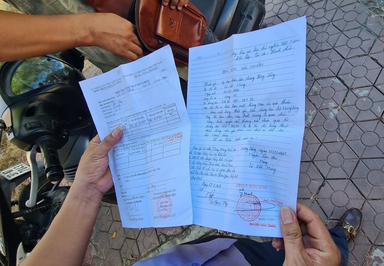Người dân khi ra đường để đi làm phải có giấy đi đường (theo mẫu của thành phố, có xác nhận của cơ quan đơn vị), hoặc phường xã nơi cư trú