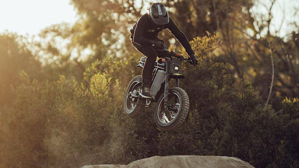 Giá xe Hot Wheels X Super73-RX bán ra khoảng 5.000 USD (tương đương 113,5 triệu đồng). Hiện tất cả 24 chiếc xe đạp điện đặc biệt này đều đã được bán hết