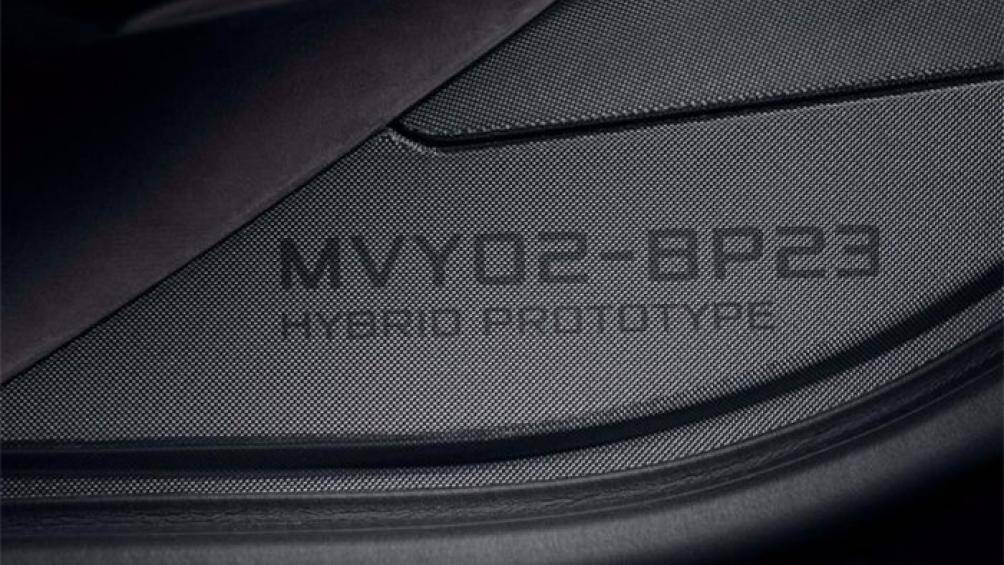 Với sức mạnh này, McLaren Speedtail có thể tăng tốc lên 300 km/h trong chỉ 12,8 giây và có thể đạt tốc độ tối đa lên đến 403 km/h