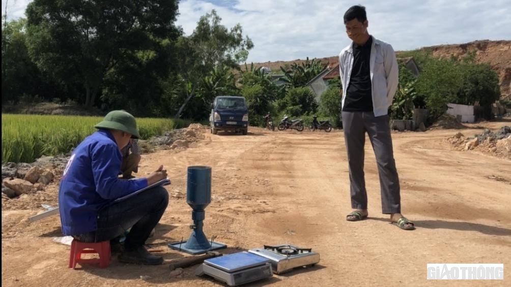 Thi công đến đâu đơn vị tư vấn giám sát sẽ tiến hành lấy mẫu thí nghiệm kiểm tra chất lượng đến đó