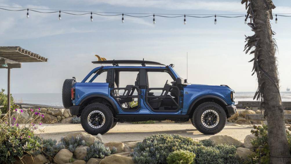 Với phần mui cứng cũng như các cửa được tháo bỏ thay bằng cửa dạng khung, chuyến đi sẽ trở nên thú vị với không khí thoáng đãng