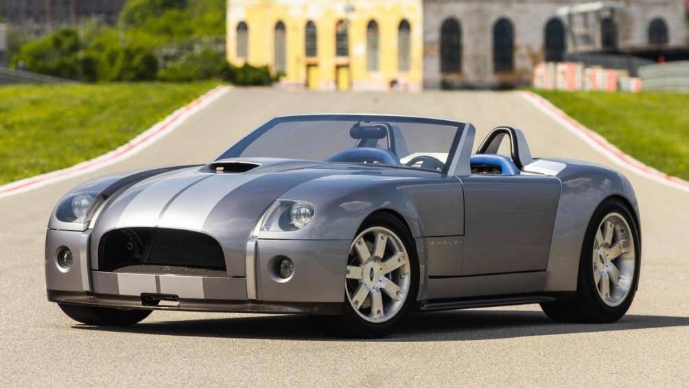 Mặc dù Ford Shelby Cobra chỉ là một mẫu xe concept (ý tưởng) và chưa bao giờ được sản xuất thương mại nhưng nó được bán đấu giá ở mức 2,64 triệu USD (khoảng 55 tỷ đồng)