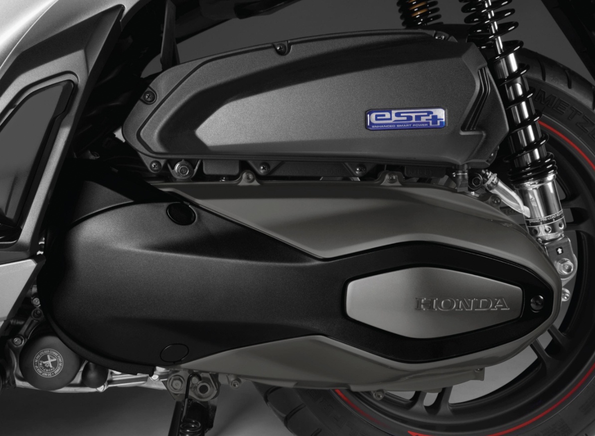 SH350i trang bị động cơ hoàn toàn mới eSP+, dung tích 329,6cc, SOHC xy lanh đơn 4 van, phun xăng điện tử PGM-Fi, làm mát bằng dung dịch cho công suất tối đa 21,5kW tại 7.500 vòng/phút và mô-men xoắn cực đại 31,8Nm tại 5.250 vòng/phút