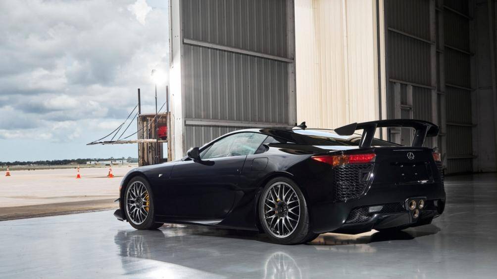 Trước đây cũng tại một phiên đấu giá khác, chiếc Lexus LFA 2012 được chốt với mức giá 819.000 USD (tương đương 18,6 tỷ đồng)