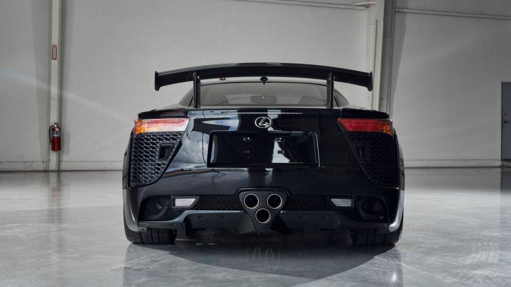 Giống như phiên bản LFA, phiên bản Nurburgring cũng được trang bị động cơ hút khí tự nhiên V10 4.8 L có công suất 562 mã lực