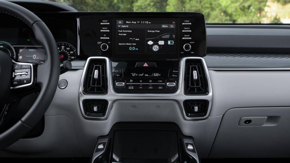 Phiên bản cao cấp nhất Sorento SX-P 2022 có hàng ghế trước là loại chỉnh điện 14 hướng và có thêm bệ đỡ phía dưới thế hệ mới