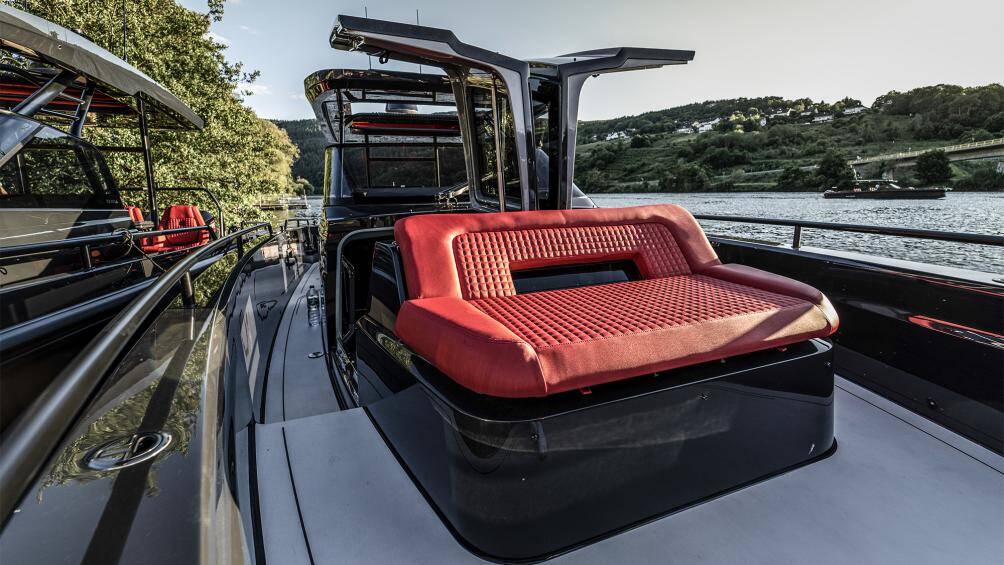 Cấu hình ngoại thất Spyder cảm giác phấn khích khi di chuyển ngoài trời