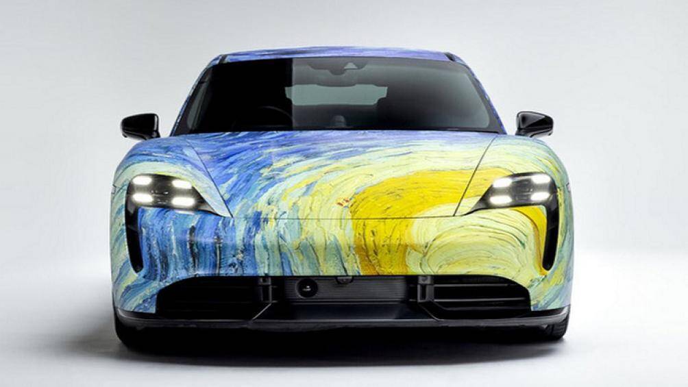 Chiếc Porsche Taycan đặc biệt này được thương hiệu Porsche New Zealand tạo ra nhằm tri ân tới cố họa sĩ tài năng