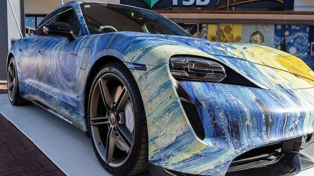 Xe được trang bị động cơ điện với công suất tiêu chuẩn 616 mã lực, Porsche Taycan Turbo có khả năng tăng tốc 0 – 100 km/h trong 3 giây