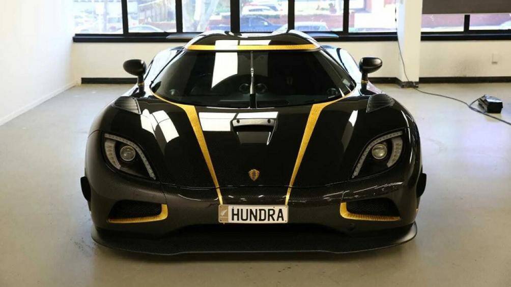 Chiếc Koenigsegg Agera S Hundra được ra mắt lần đầu tiên tại triển lãm Geneva Motor Show năm 2013 và hiện đang được rao bán với giá rất cao