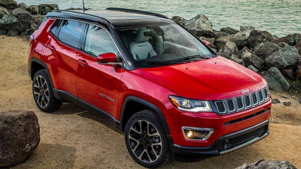 8. Jeep Compass (doanh số: 1.637 chiếc)