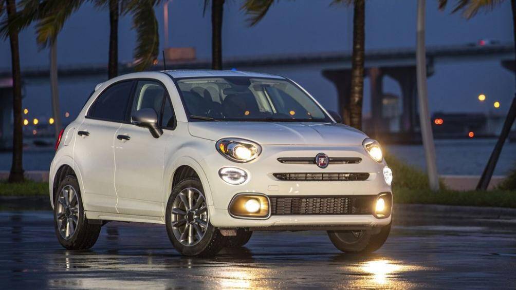 9. Fiat 500X (doanh số: 1.388 chiếc)