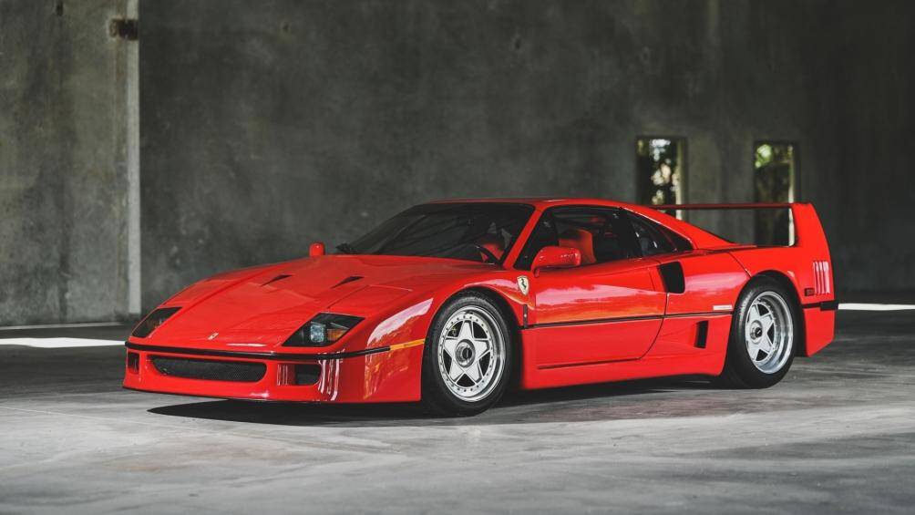 10. Ferrari F40 (giá: 1.200.000 USD)