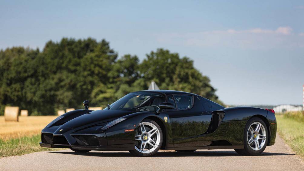 9. Ferrari Enzo (giá: 2.640.000 USD)