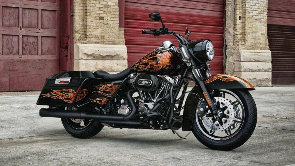 6. Harley-Davidson FLHR Road King 2012