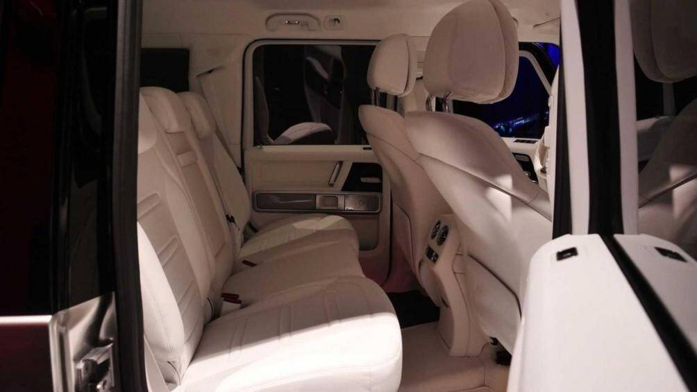 Mẫu concept này sẽ sử dụng 4 mô tơ điện đặt gắn gần các bánh xe. Mỗi mô tơ có thể vận hành độc lập, đi kèm với đó là hộp số 2 cấp