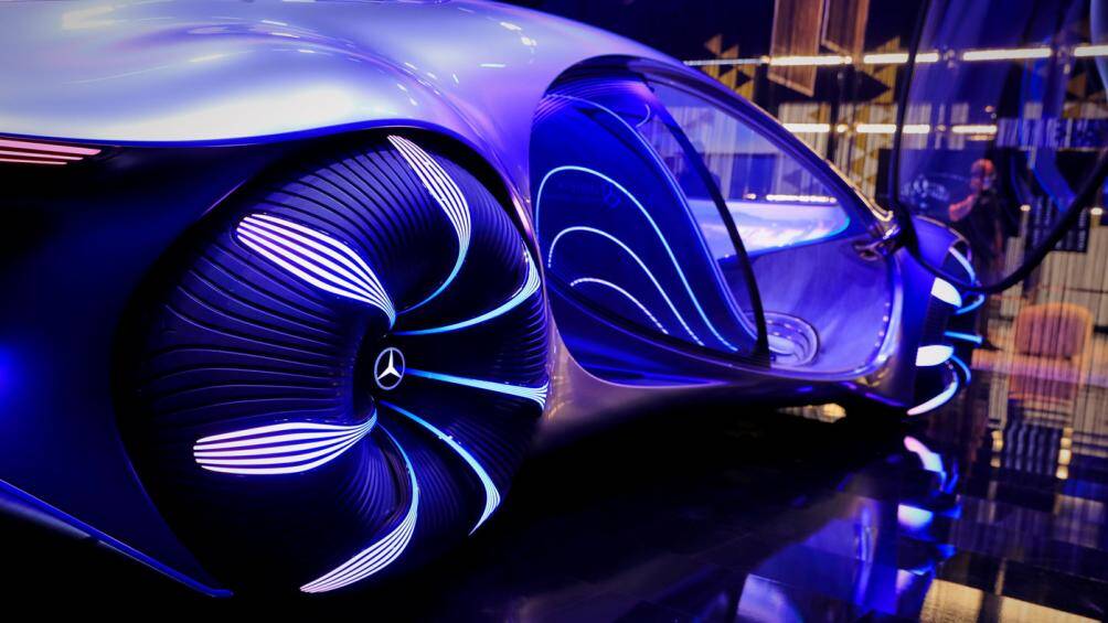 Màn hình mà hãng tại triển lãm xe hơi cho phép mọi người chọn chỗ đậu xe để sạc hoặc tương tác với hệ thống thông tin giải trí trên xe