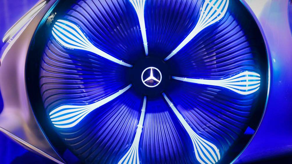 Xe được trang bị một gói pin có dung lượng 110 kWh sử dụng hóa học tế bào hữu cơ không chứa các kim loại độc hại