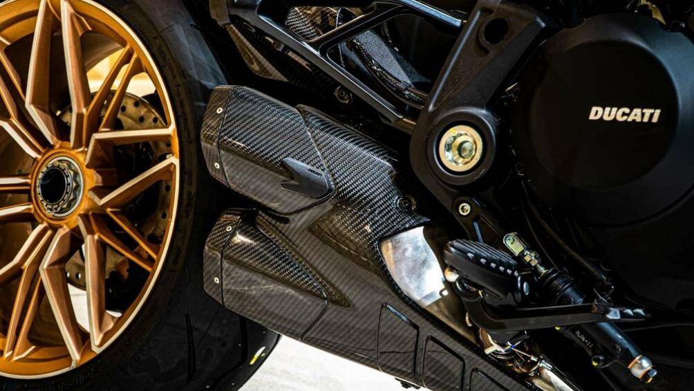 Ducati Diavel 1260 Lamborghini sở hữu khối động cơ 1.262cc, sản sinh ra công suất tối đa 162 mã lực