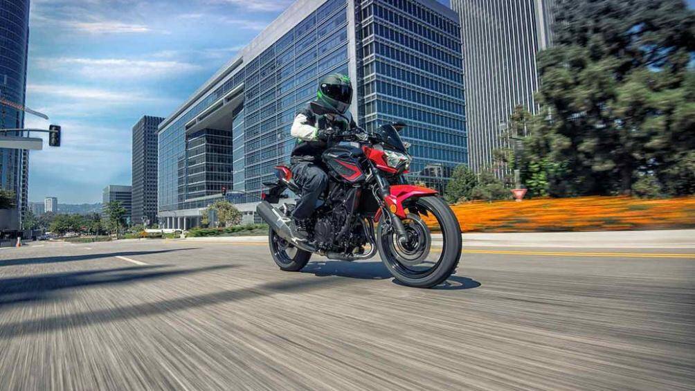 3. Kawasaki Z400 ABS 2021