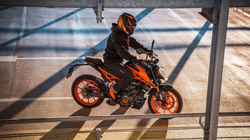 8. KTM 390 Duke 2021