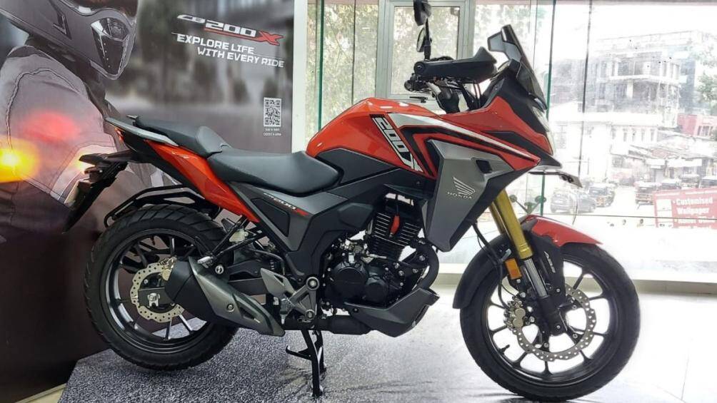Theo đó, mẫu xe mới mang tên Honda CB200X được trang bị và thiết kế không hề thua kém so với đàn anh CB500X