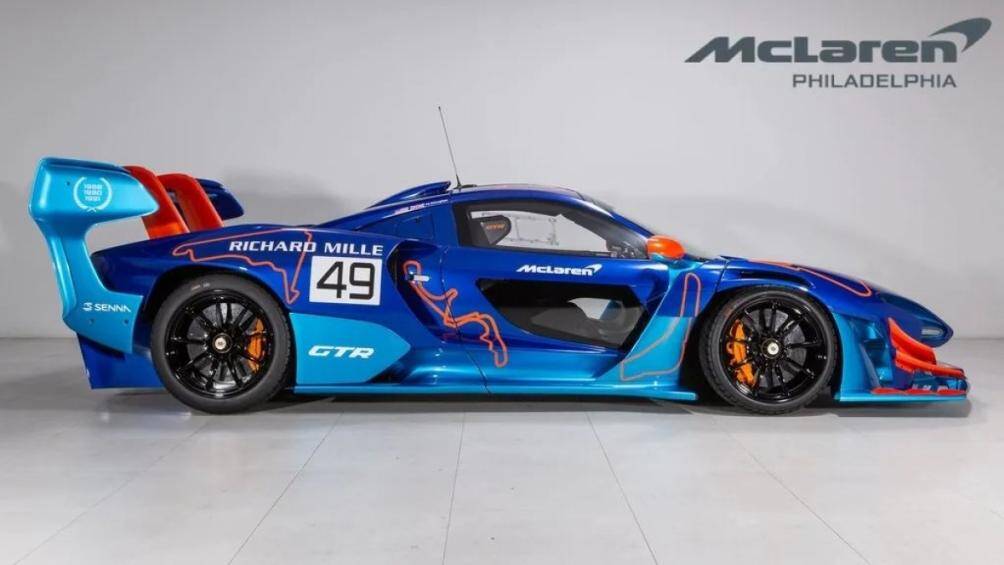 Chiếc McLaren Senna GTR này hiện đang có mặt tại đại lý McLaren Philadelphia và được rao bán với giá gần 2 triệu USD (khoảng 46 tỷ đồng)