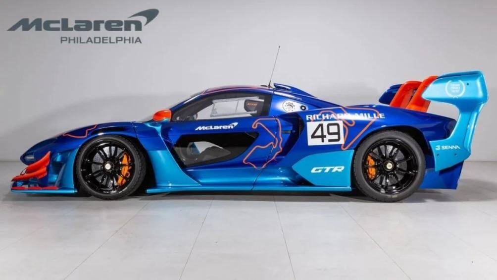 Các kỹ sư của McLaren đã nâng cấp lại hệ thống cánh gió trước sau. Senna GTR sở hữu cánh gió sau, khuếch tán cùng cánh gió trước ấn tượng hơn