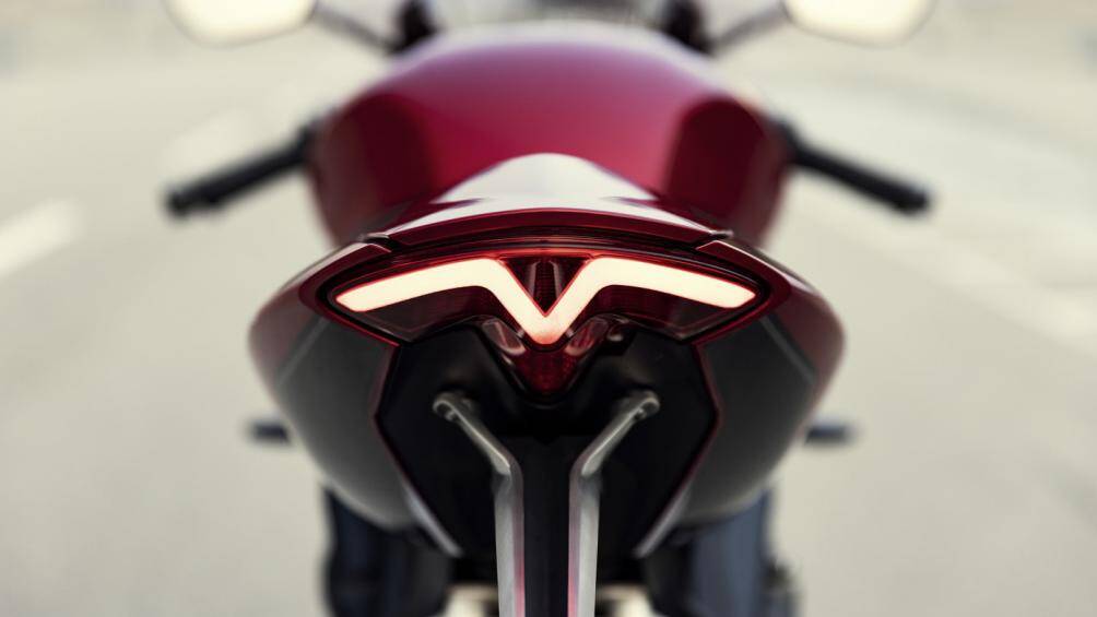 Theo công bố từ Triumph, giá bán của Speed Triple 1200 RR là 20.950 USD (khoảng 480 triệu đồng)