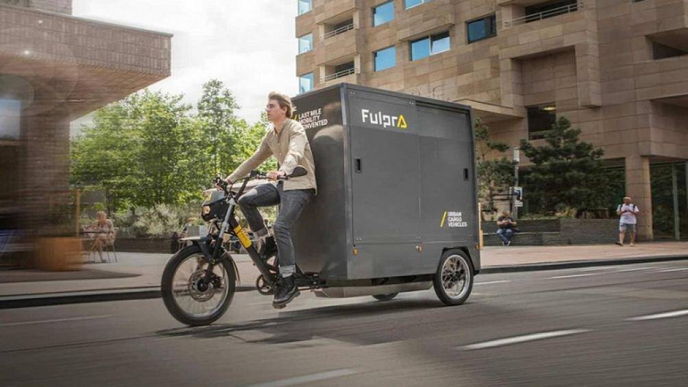 Chiếc xe đạp điện vận tải hàng hóa này được sản xuất để bảo đảm quy trình phân phối một cách tiện lợi, đơn giản nhất trong mùa đại dịch