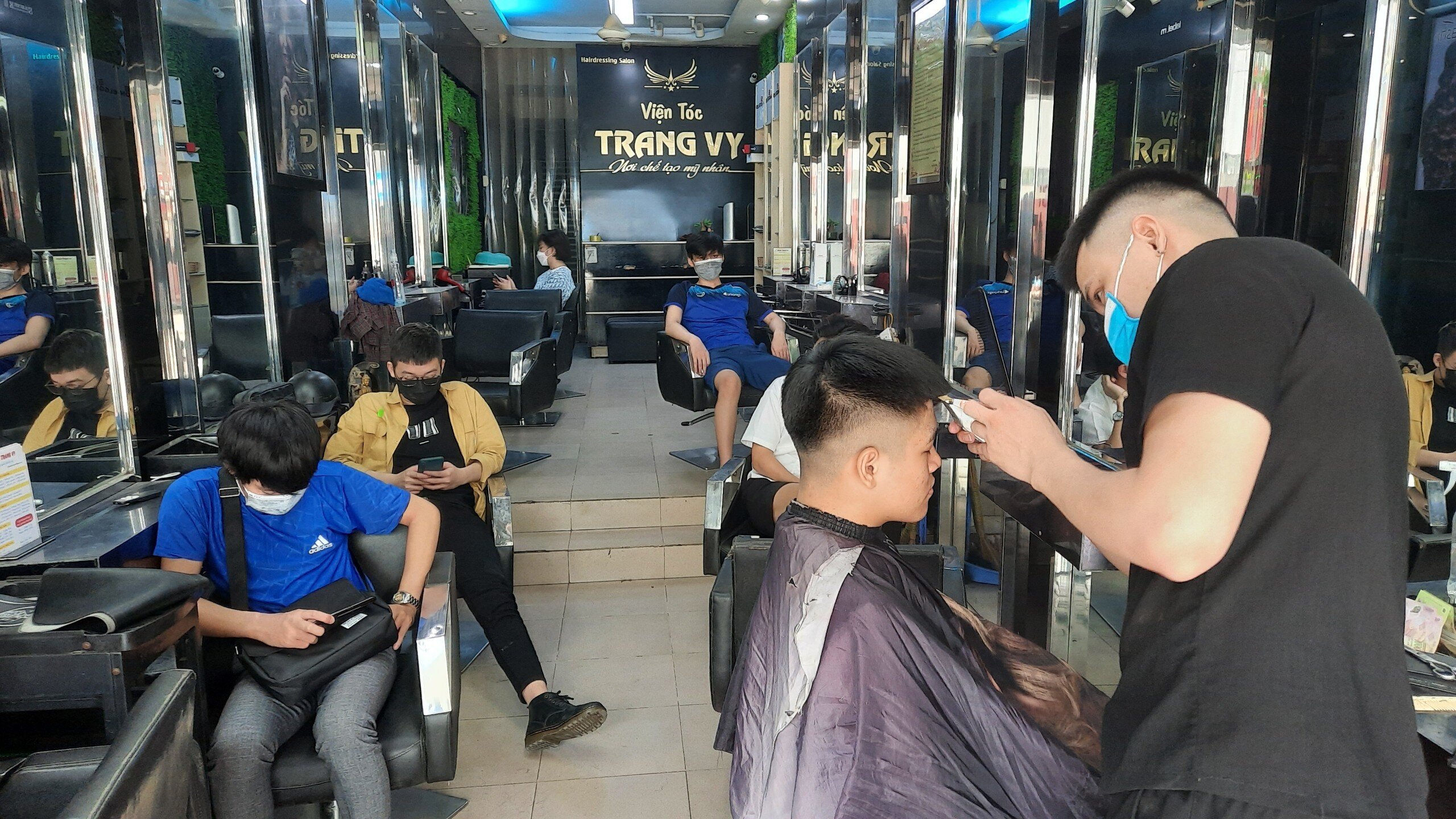 Sang tiệm tóc nam Barber-Shop, 24 đường số 1, P16, Gò Vấp
