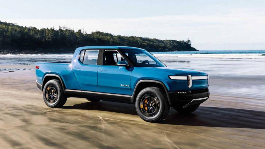 Rivian có 3 sự lựa chọn về pin bao gồm 150 kWh, 130 kWh và 180 kWh, tương ứng với phạm vi hoạt động tối đa 370 km, 482 km và 643 km mỗi lần sạc đầy