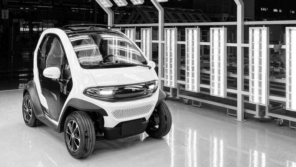 Sau một thời gian dài im hơi lặng tiếng, nhà sản xuất ô tô điện Eli Electric Vehicle đã bắt đầu sản xuất mẫu xe tí hon Eli Zero hoàn toàn mới