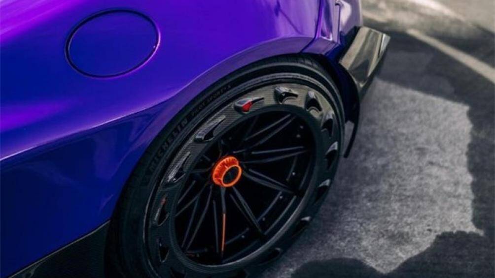 Siêu xe Anh quốc có thể tăng tốc 0-100 km/h trong 2,7 giây và đạt vận tốc tối đa 341 km/h