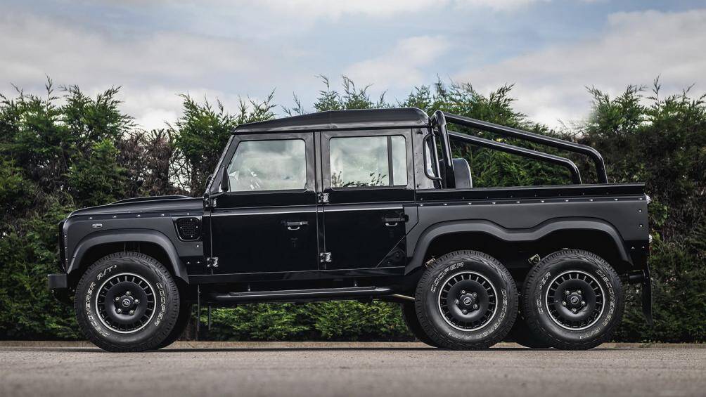 Flying Huntsman 6×6: Chiếc Land Rover Defender 110 được độ thêm khung xe bằng nhôm và chiều dài cơ sở được nối dài thêm 878 mm