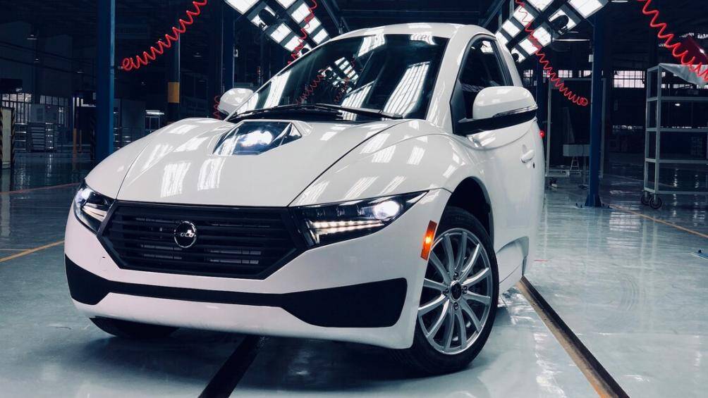 Trước đây, xe điện SOLO đã từng được lắp ráp, nhưng những chiếc xe đó là để phục vụ mục đích thử nghiệm, marketing, các sự kiện giới thiệu