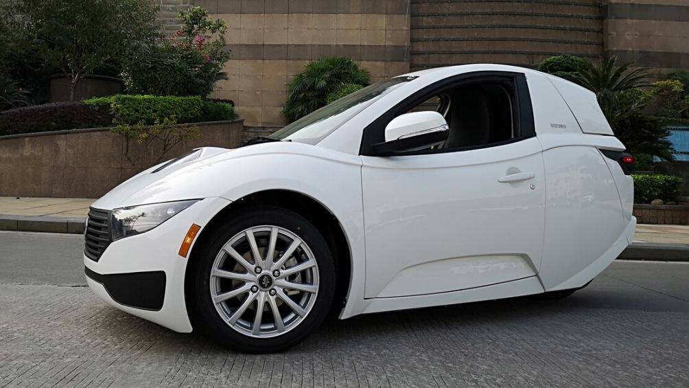 SOLO đã được thiết kế dựa trên ý tưởng rằng hầu hết xe ô tô được sử dụng trong thành phố để đi lại hàng ngày chỉ chở một người