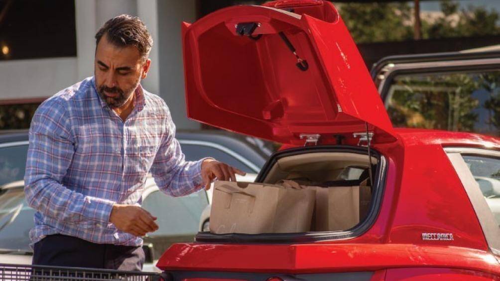 Mẫu xe điện này có không gian chở hàng nhất định khá tiện nghi