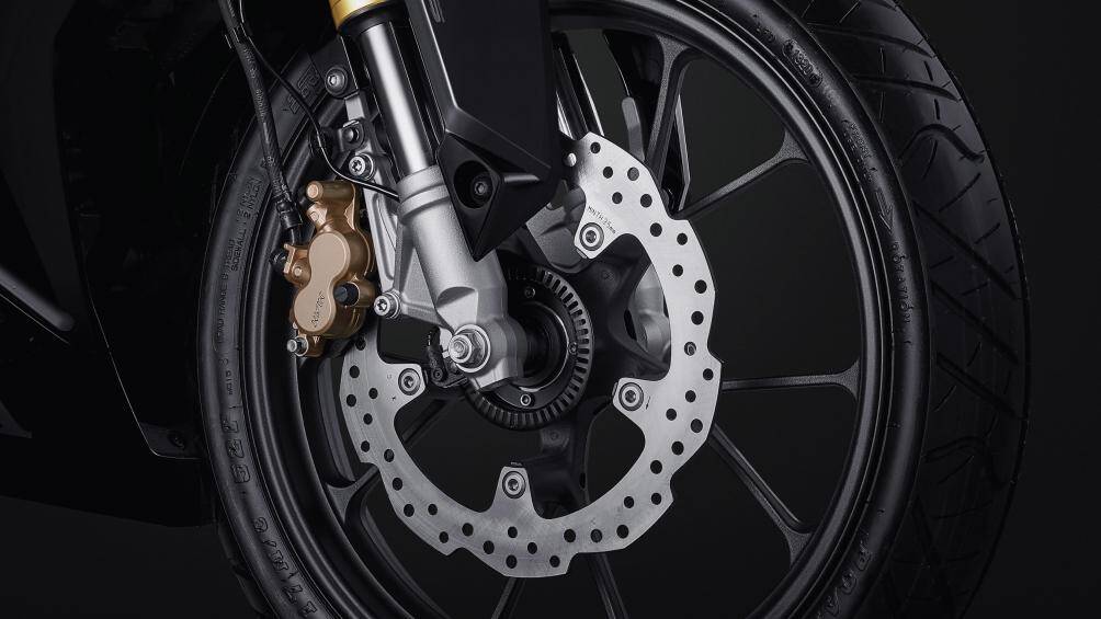 ột trong những nâng cấp nổi bật nhất của thế hệ mới CBR150R đến từ phuộc trước hành trình ngược, mang tới trải nghiệm vận hành tốt hơn.