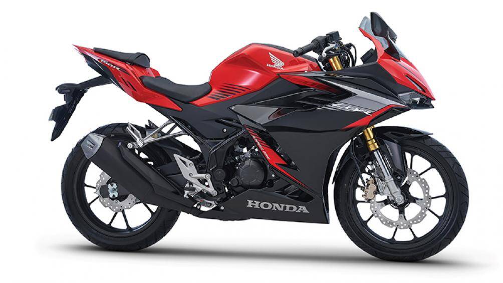 Toàn bộ đường nét thiết kế tổng thể mẫu xe được hình thành có độ nhô về phía trước với mong muốn gây ấn tượng về hình ảnh.