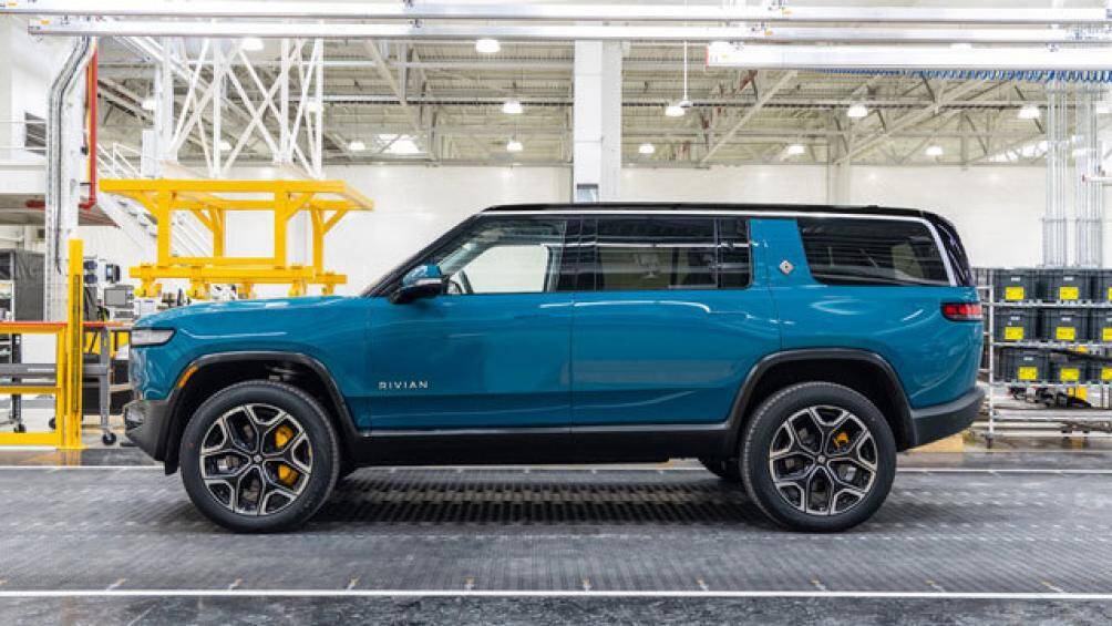8. Rivian R1S 2022