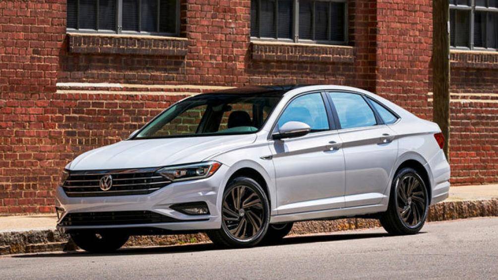 1. Volkswagen Jetta 2021 (giá khởi điểm: 19.990 USD)