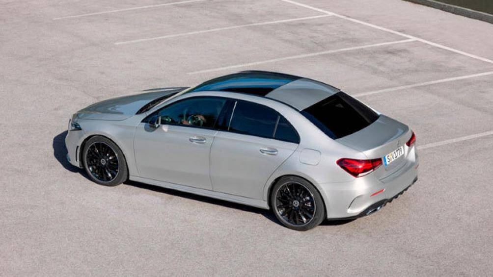 10. Mercedes-Benz A-Class 2021 (giá khởi điểm: 34.700 USD)
