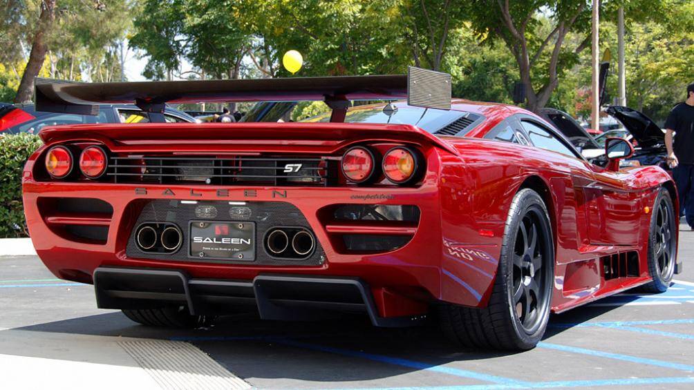 Saleen S7 có thể tăng tốc 0-100 km/giờ trong 2,7 giây và đạt tốc độ tối đa 386 km/giờ