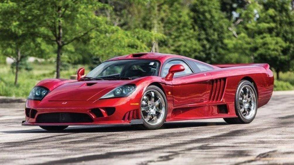 Saleen S7: Mẫu siêu xe của Mỹ Saleen S7 ra mắt vào năm 2003, Xe được trang bị động cơ V8 tăng áp kép 7 lít sản sinh công suất 1.000 mã lực