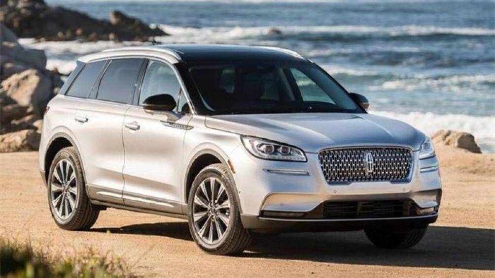 4. Lincoln Corsair Grand Touring: Xe tiêu thụ 3,02 lít xăng cho 100 km đường hỗn hợp, 49 km ở chế độ chạy điện hoàn toàn